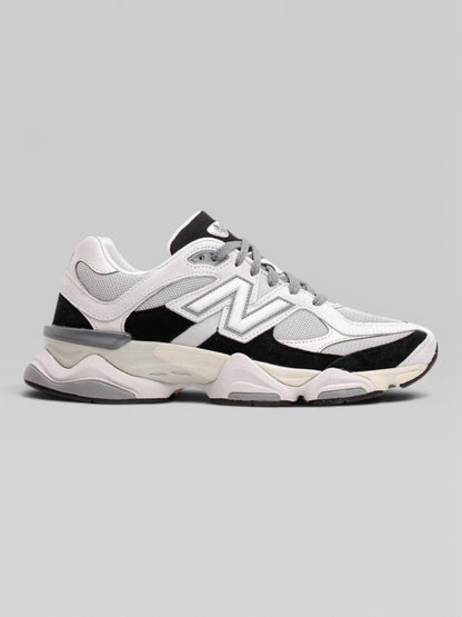 NB BLack & White 9060