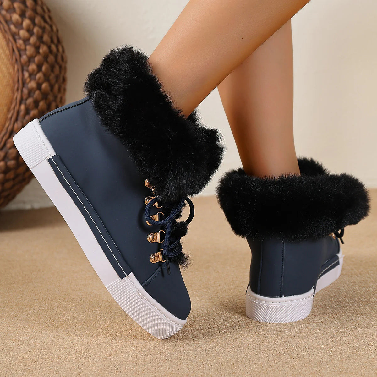 Women's Large Plush Thickened Martin Boots